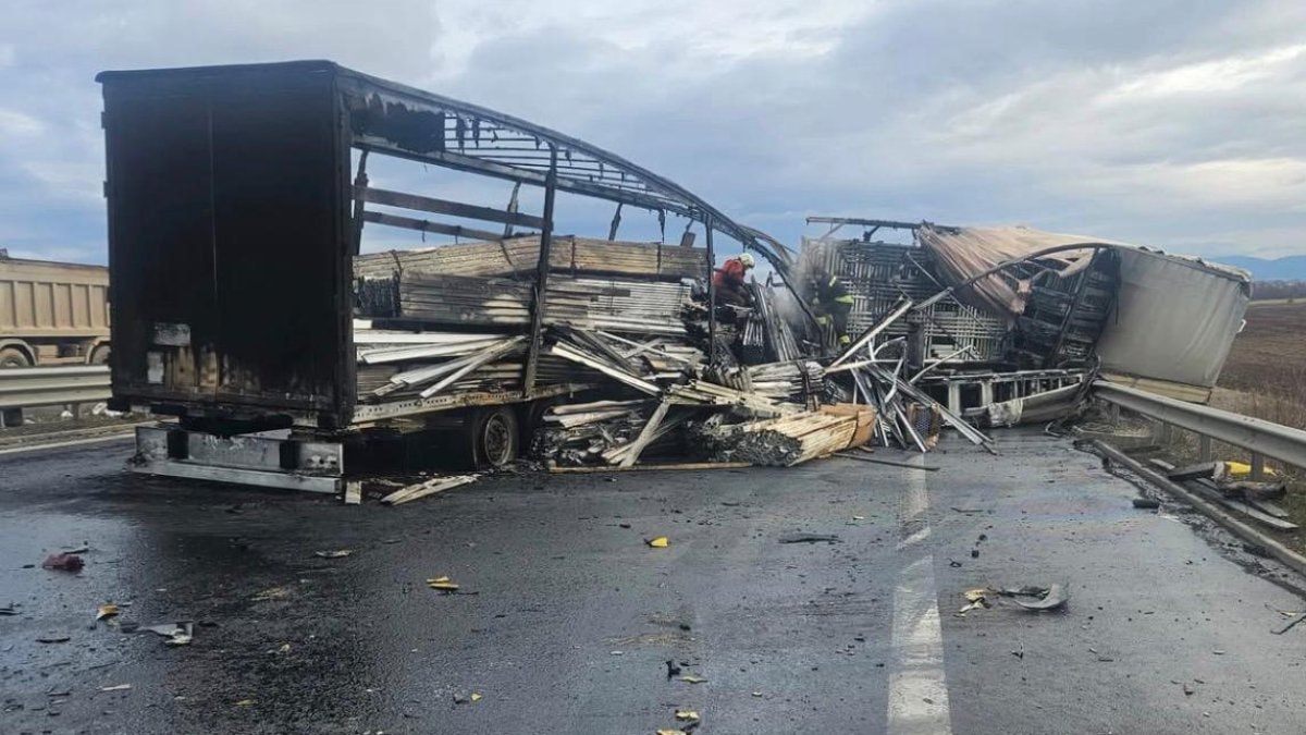 Bulgaristan’da tır kazası: 2 Türk şoför hayatını kaybetti