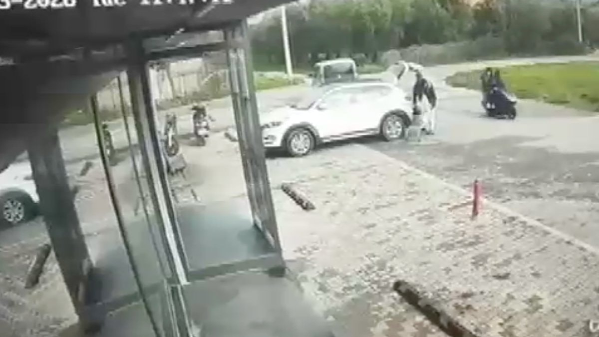 Bursa’da hırsızlık yapan şahısları, güvenlik kamerası ele verdi