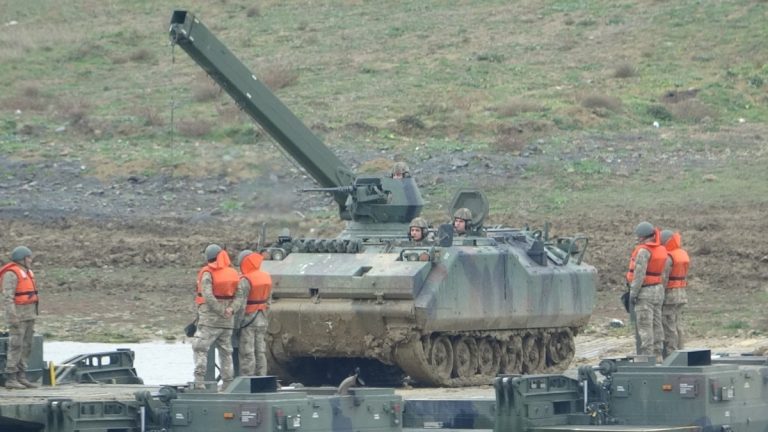 Çanakkale’de Mehmetçik’ten ‘Durgun Sulardan Geçiş Eğitimi’