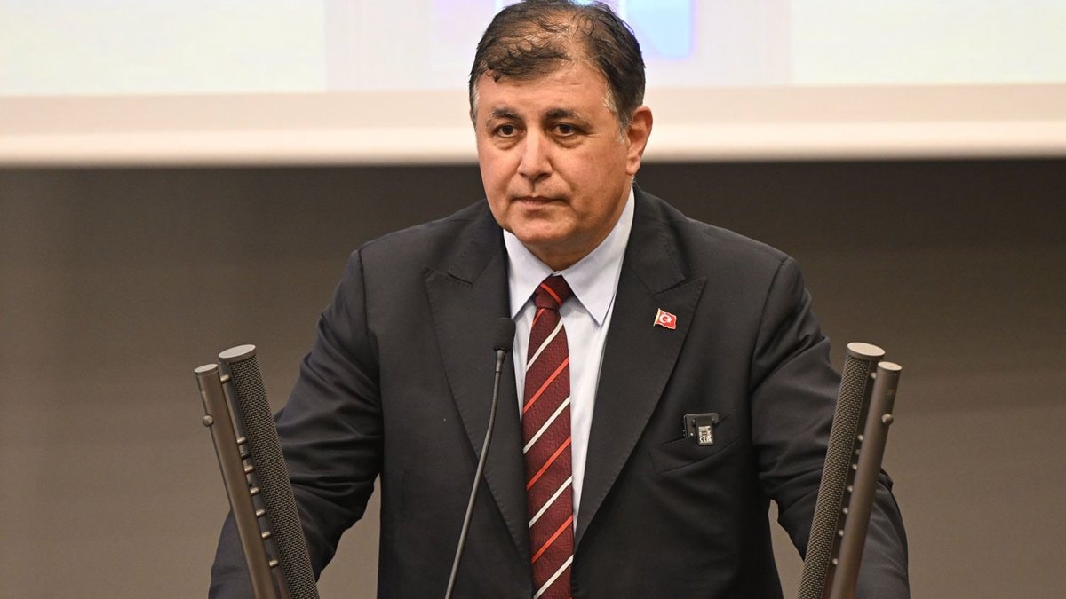 Cemil Tugay: AK Parti’ye geçersem eşim boşarım dedi