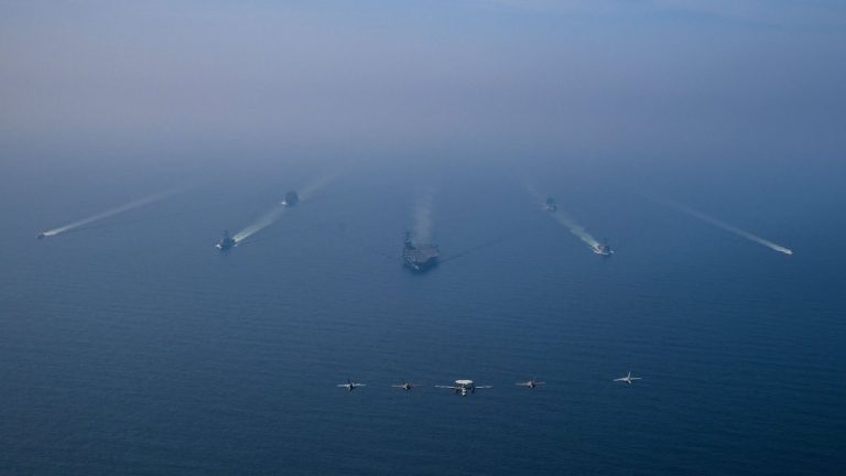 CENTCOM, İran’a deniz gücüyle gözdağı verdi