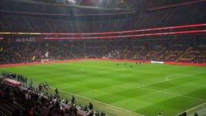 Dursun Özbek: Stadın bir elden geçmesi lazım