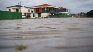 Edirne’de sağanak yağış villaları sular altında bıraktı