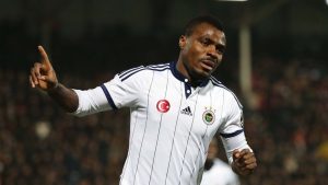 Emmanuel Emenike, Nijerya’da hastane yaptırdı
