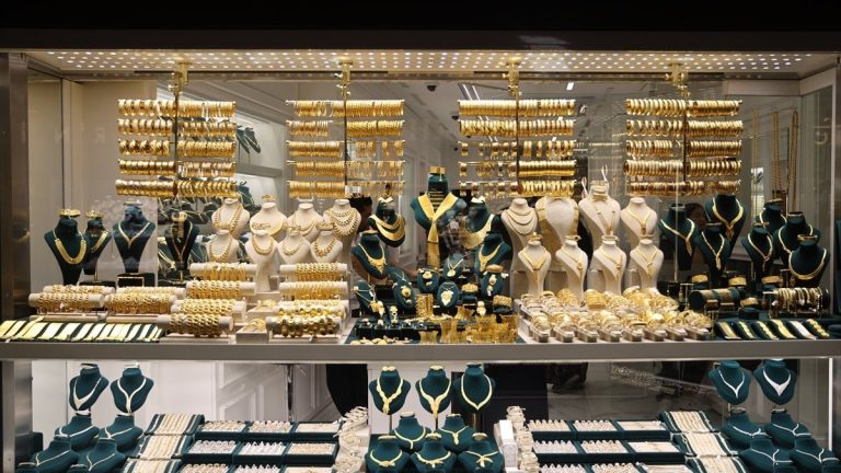 Enflasyon verisi öncesinde döviz ve altın fiyatları: 3 Şubat’ta piyasalarda son durum