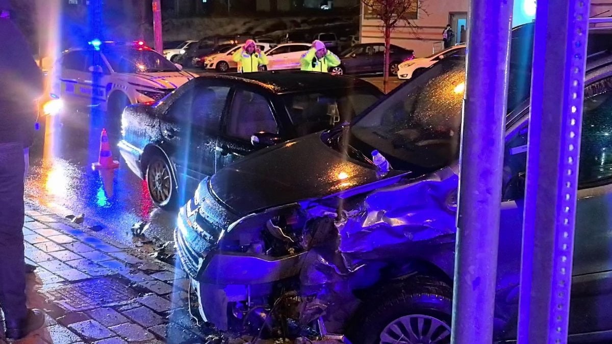 Erzurum’da kırmızı ışık ihlali zincirleme kazaya yol açtı