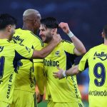 Fenerbahçe ligin ilk 22 haftasını namağlup tamamlayarak yeni bir rekora imza attı