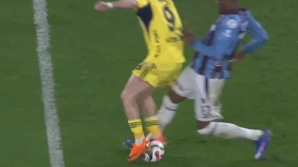 Fenerbahçe’den Trabzonspor’un golü öncesinde faul itirazı!