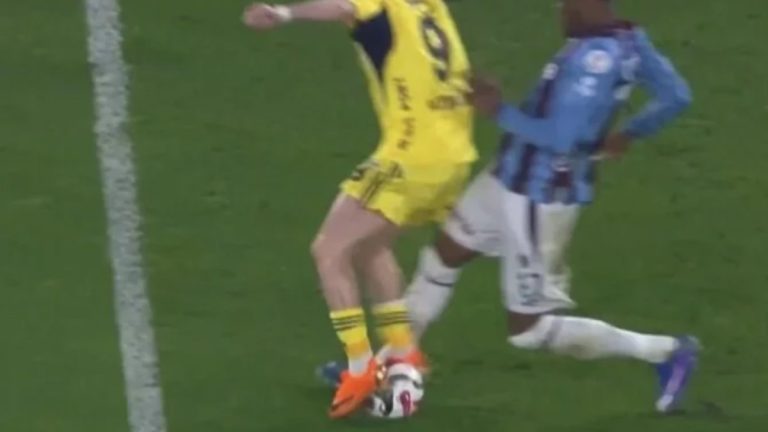 Fenerbahçe’den Trabzonspor’un golü öncesinde faul itirazı!