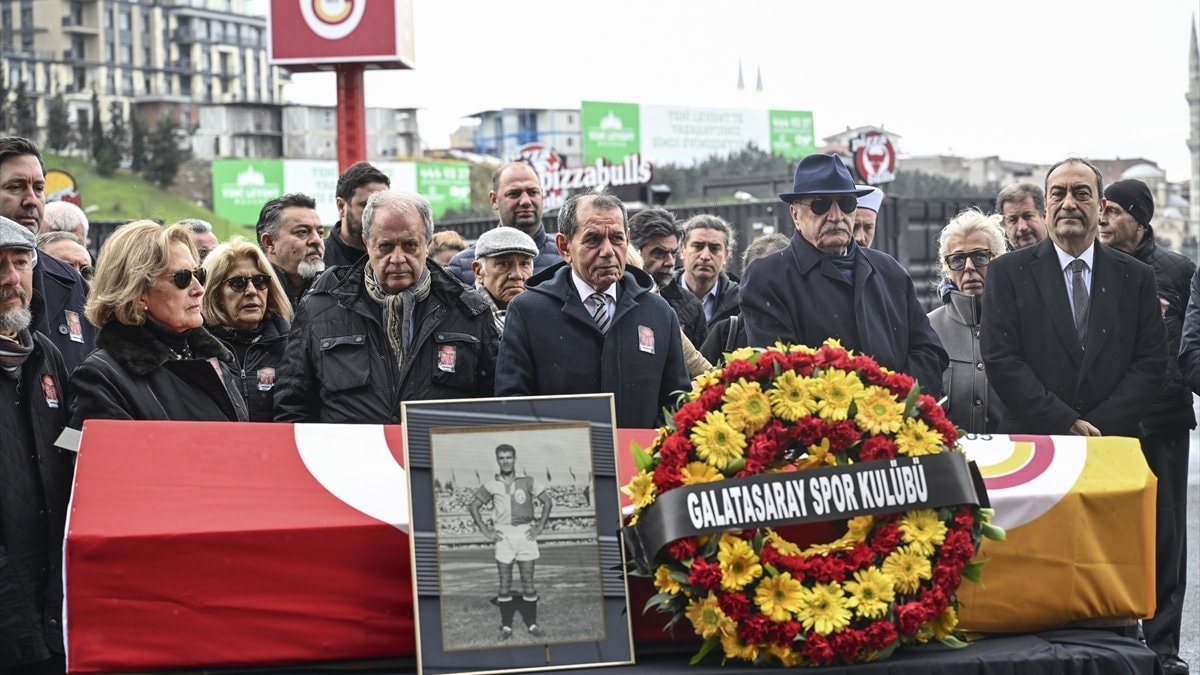 Galatasaray’ın eski futbolcusu Candemir Berkman için tören yapıldı