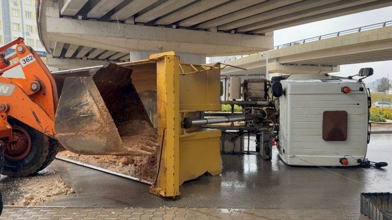 Gaziantep’te açık damper kazaya neden oldu