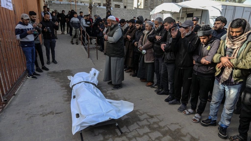 Gazze’de can kaybı 71 bin 660’a yükseldi