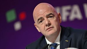 Gianni Infantino, Rusya’ya uygulanan yasağın kaldırılması gerektiğini düşünüyor