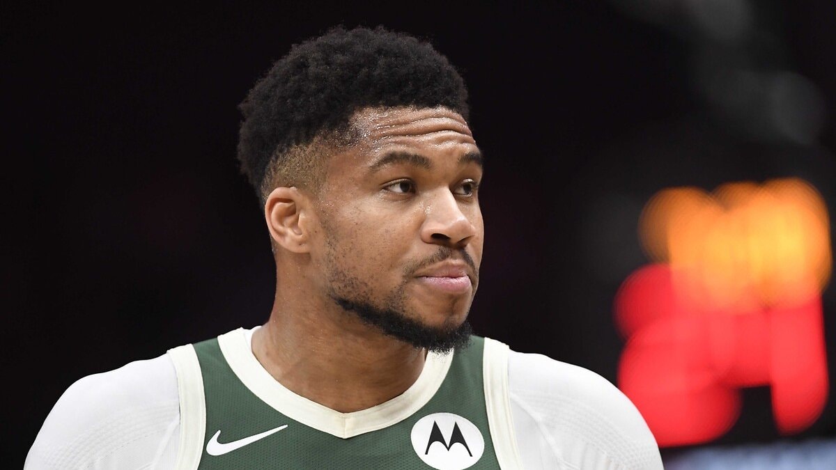 Giannis Antetokounmpo, Chelsea Kadın Futbol Takımı’na ortak oldu