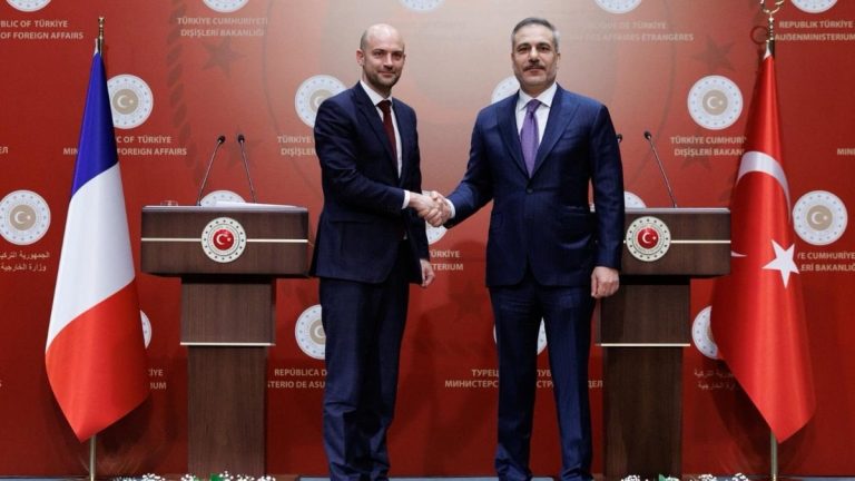 Hakan Fidan, Fransız mevkidaşı Barrot ile iş birliklerini görüştü