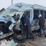 Hakkari’de halk otobüsü ile minibüs çarpıştı