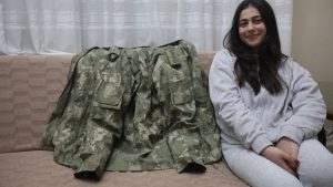 Hatay’da depremde kendisine montunu veren askerle konuştu