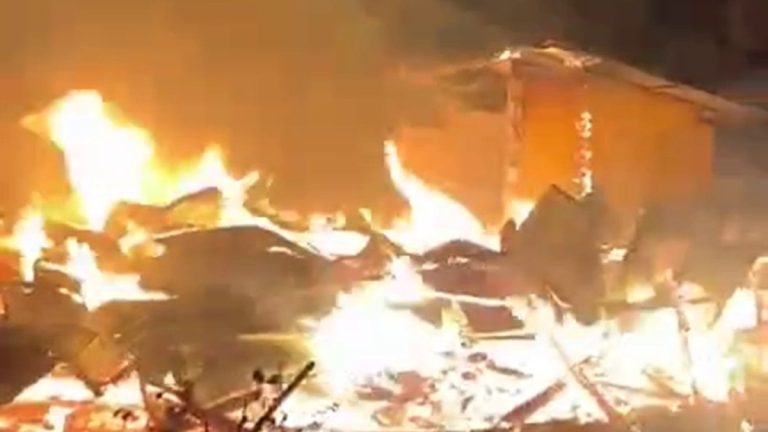 Hatay’da emekli polis yanan evde can verdi