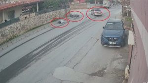 Hatay’da feci kaza: Motosiklet sürücüsü metrelerce savruldu
