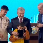 Hatay’da, Özbekistan’ın desteği ile kurulan deprem konutlarının anahtar teslimi yapıldı