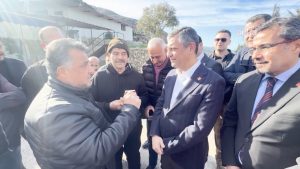 Hatay’da TOKİ’ye yerleşen CHP’li depremzedenin Özgür Özel’e kapı şikayeti