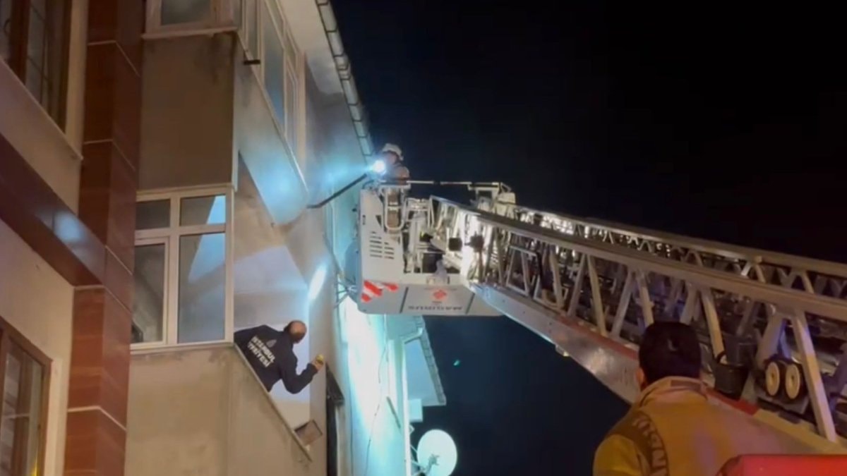 İstanbul’da 3 katlı binada yangın: 1 yaralı