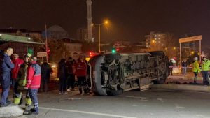 İstanbul’da ambulans ile otomobil çarpıştı: Geçiş üstünlüğü kuralları yeniden gündemde