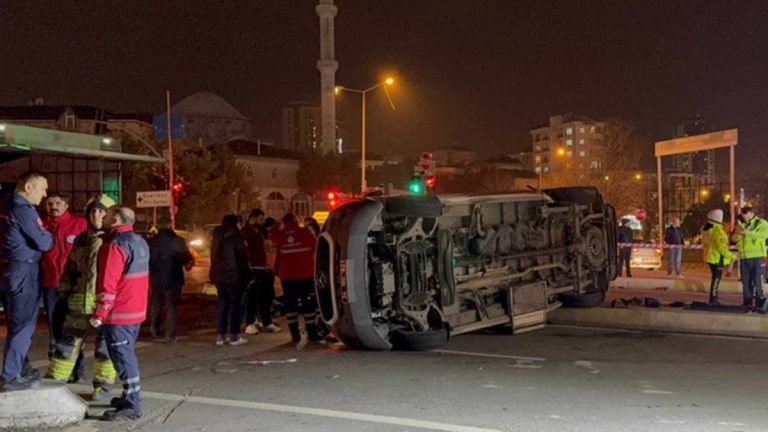 İstanbul’da ambulans ile otomobil çarpıştı: Geçiş üstünlüğü kuralları yeniden gündemde