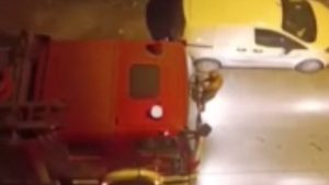 İstanbul’da cinnet getirip evini yaktı