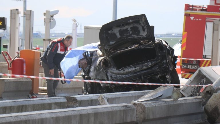 İstanbul’da feci kaza: Kaza sonrası alev alan araçta can verdi