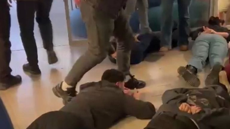 İstanbul’da forex dolandırıcılarına operasyon: Delilleri camdan attılar