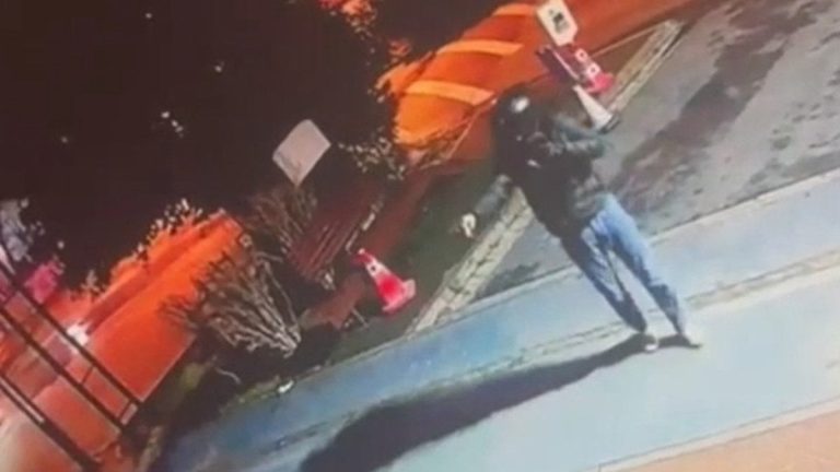 İstanbul’da iş yeri kurşunlayan 2’si çocuk 3 şüpheli yakalandı