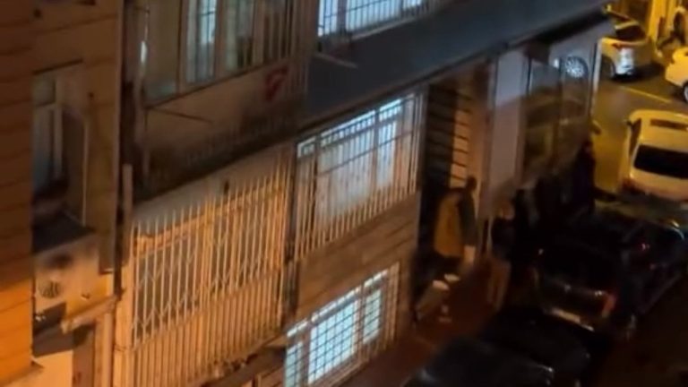 İstanbul’da kadını kolundan tutup zorla aracına bindirdi: Mahalleli sessiz kalmadı