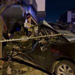 İstanbul’da kontrolden çıkan araç iş yerine daldı