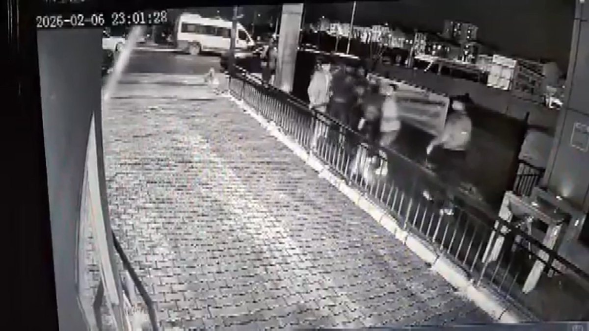 İstanbul’da polis memuru ve eşi sokak ortasında darbedildi