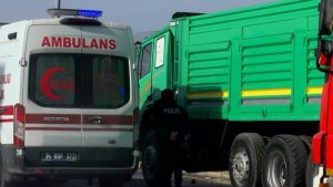 İstanbul’da üzerine kamyon kabini devrilen adam, hayatını kaybetti