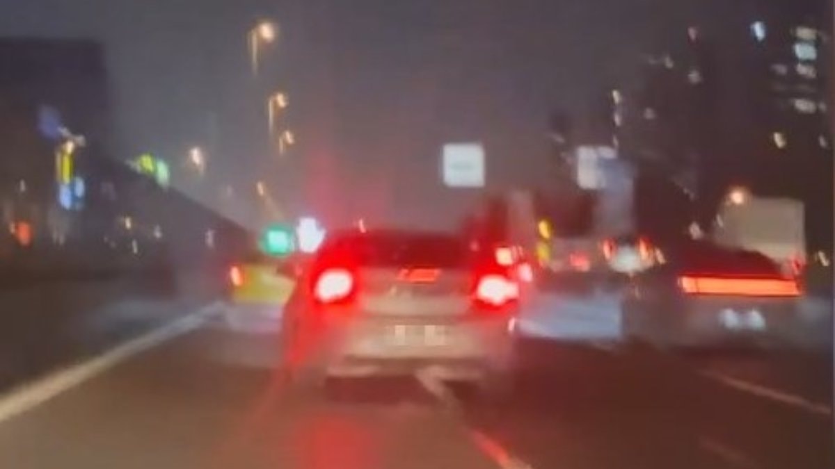 İstanbul’da yoğun trafikte makas atarak ilerlemeye çalıştı