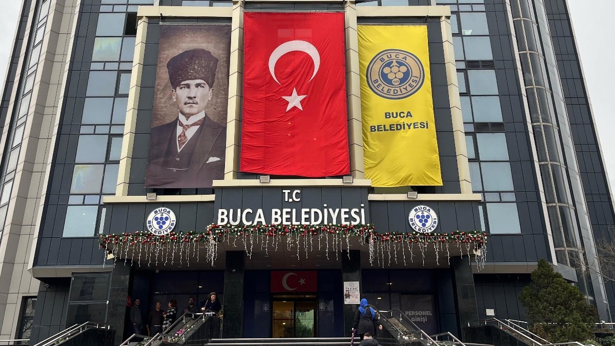 İzmir’de Buca Belediyesi’ne rüşvet operasyonu: 7 tutuklama