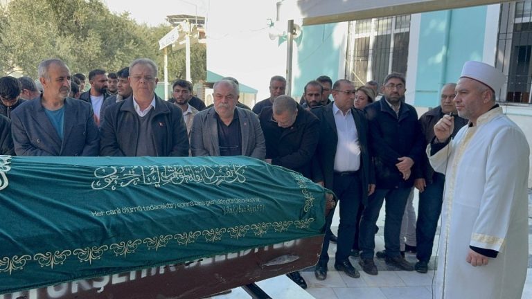 İzmir’de derede boğulan Berivan son yolculuğuna uğurlandı