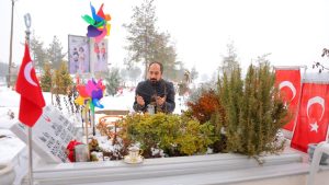 Kahramanmaraş’ta depremde eşi ve çocuklarını kaybetti