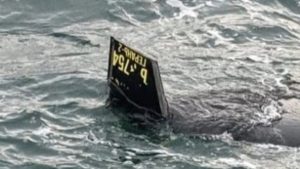 Karaburun açıklarında denizde şüpheli cisim bulundu