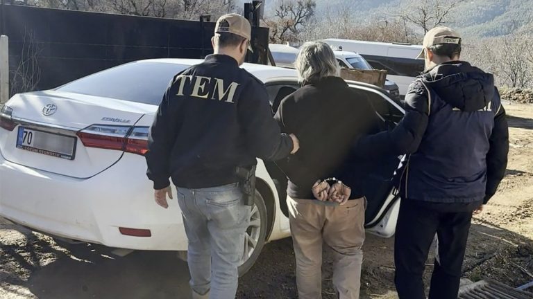 Karaman merkezli DEAŞ operasyonu: 3 tutuklama