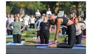 Karşıyaka Belediyesi’nden 14 Şubat’a özel yoga etkinliği