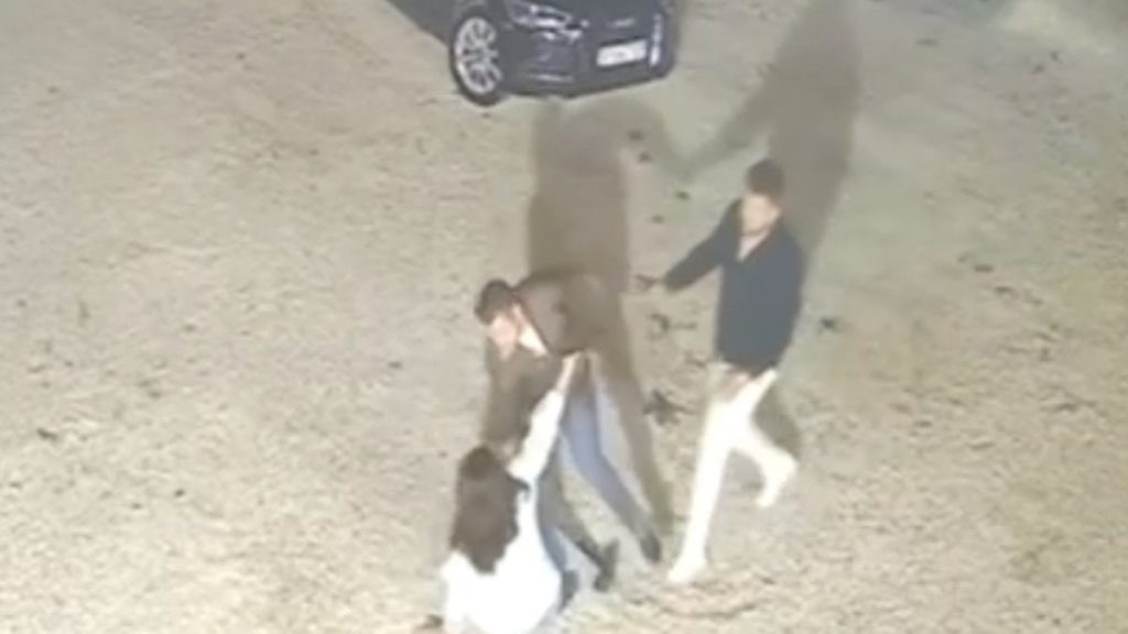 Kastamonu’da sokak ortasında kadına şiddet kamerada