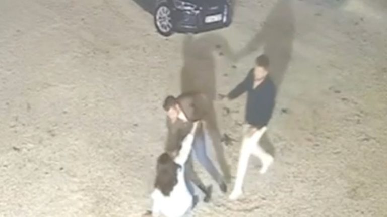 Kastamonu’da sokak ortasında kadına şiddet kamerada