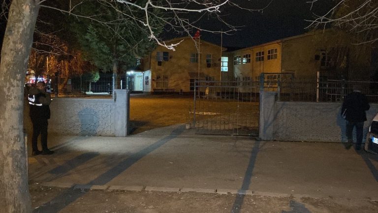 Kocaeli’nde oğlunun gözü önünde öldürüldü