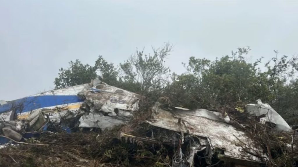 Kolombiya’da düşen uçaktaki 15 kişiden kurtulan olmadı