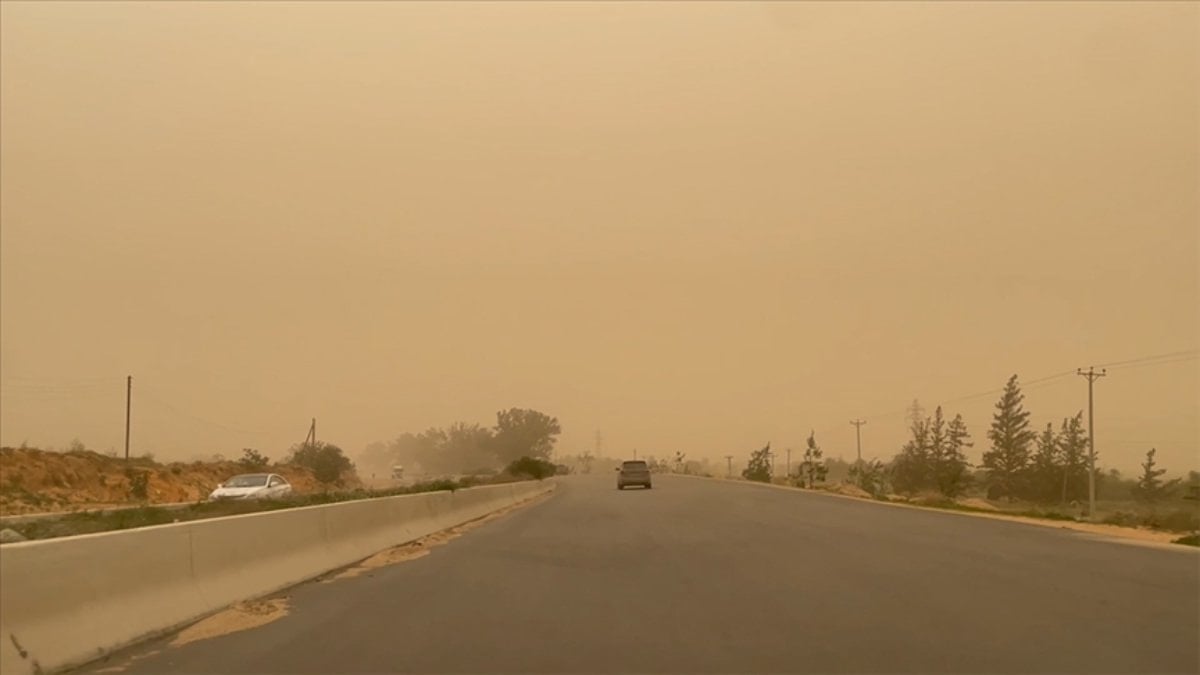 Libya’da kum fırtınası: Trablus ve birçok kentte eğitime ara verildi