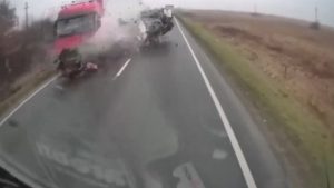 Lyon maçı için yola çıkan PAOK taraftarları tır ile çarpıştı: 7 ölü