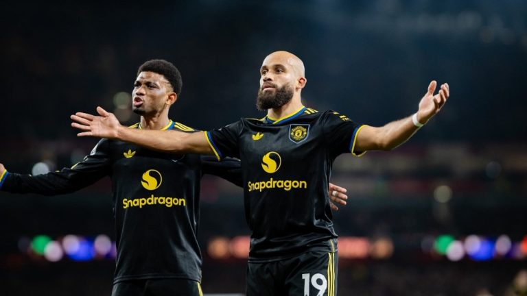 Manchester United, Arsenal’i devirdi